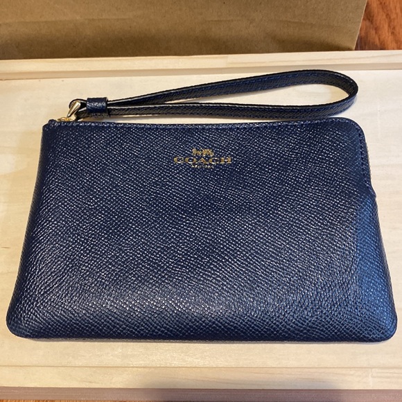 Corner Zip Wristlet - Picture 8 of 9